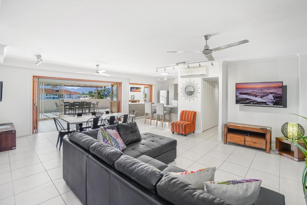 Apartment Belle Escapes Waterview Penthouse 404 The Edge Cairns